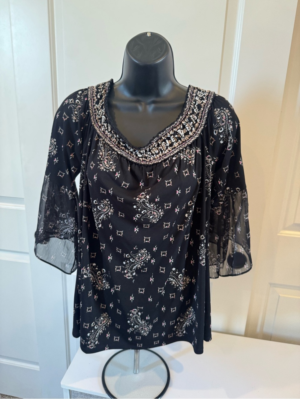 White House Black Market Black Embroidered Scoop-Neck Paisley Top